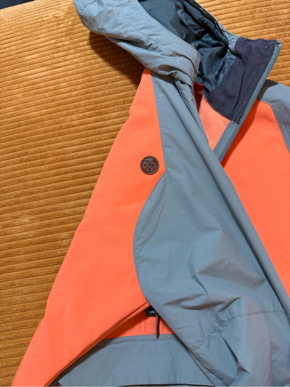 Dakine Orange and Light Blue Ski Pullover Jacket - Picture 4 of 6
